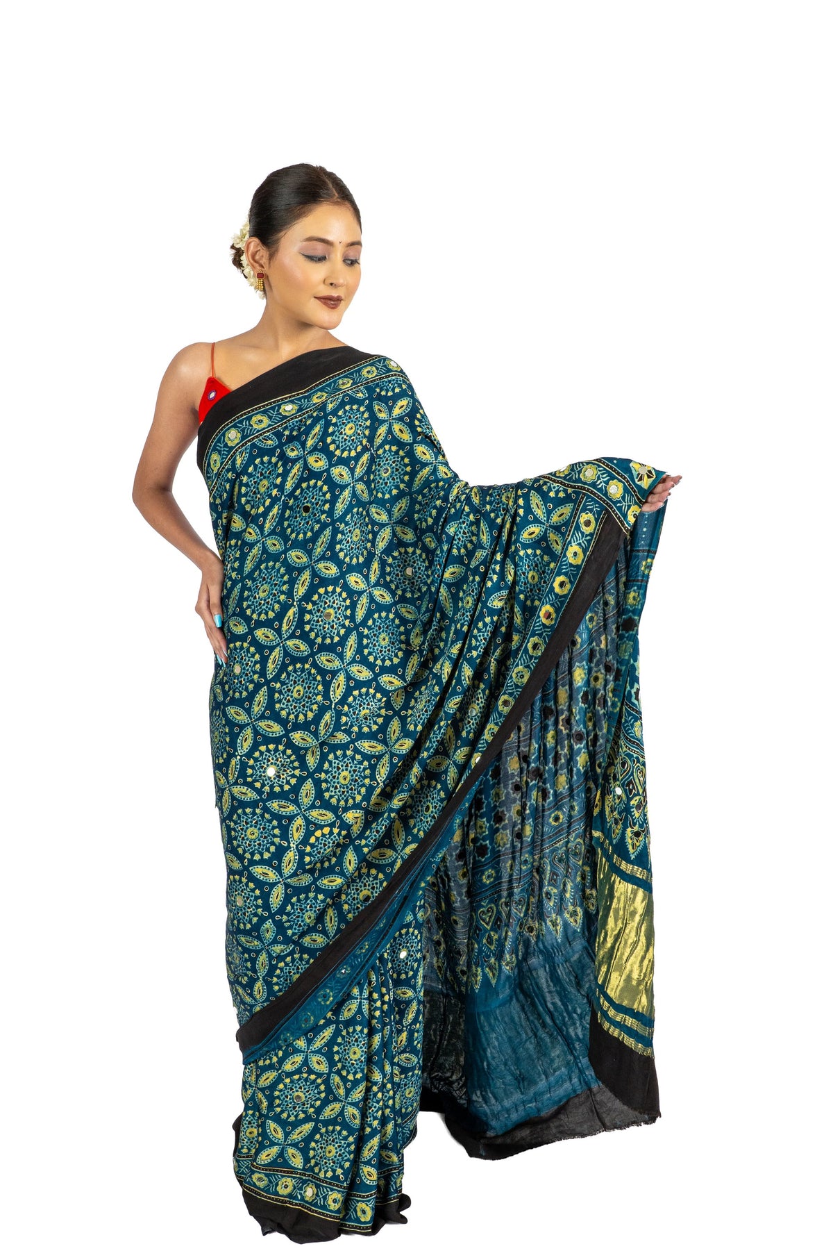 Neeltara saree