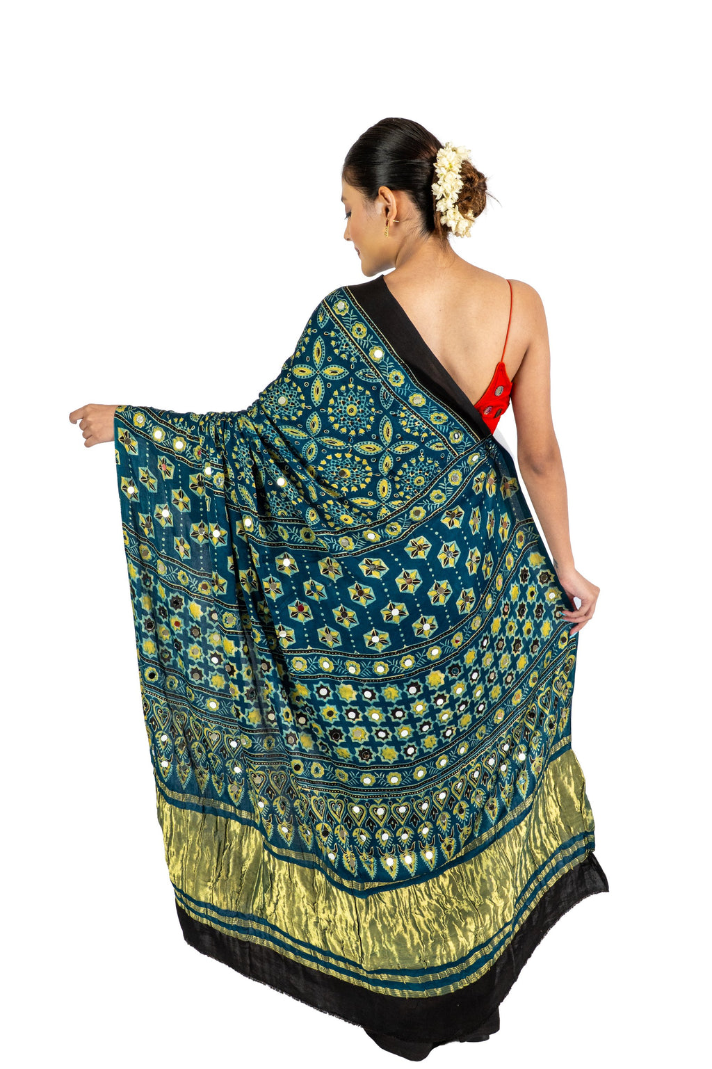 Neeltara saree