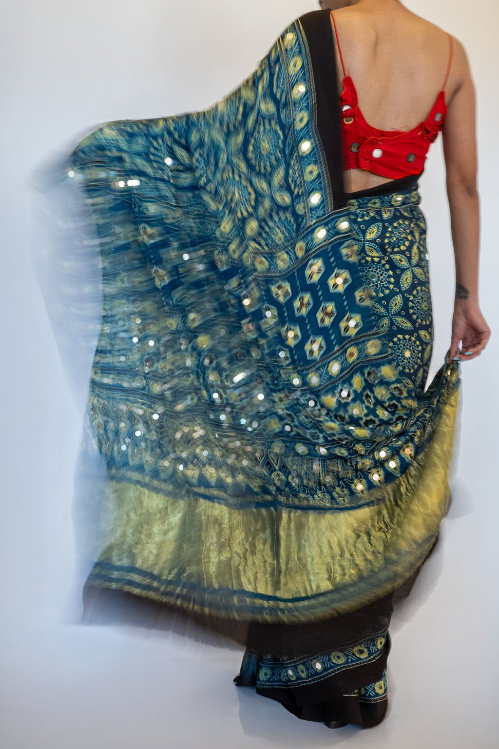 Neeltara saree