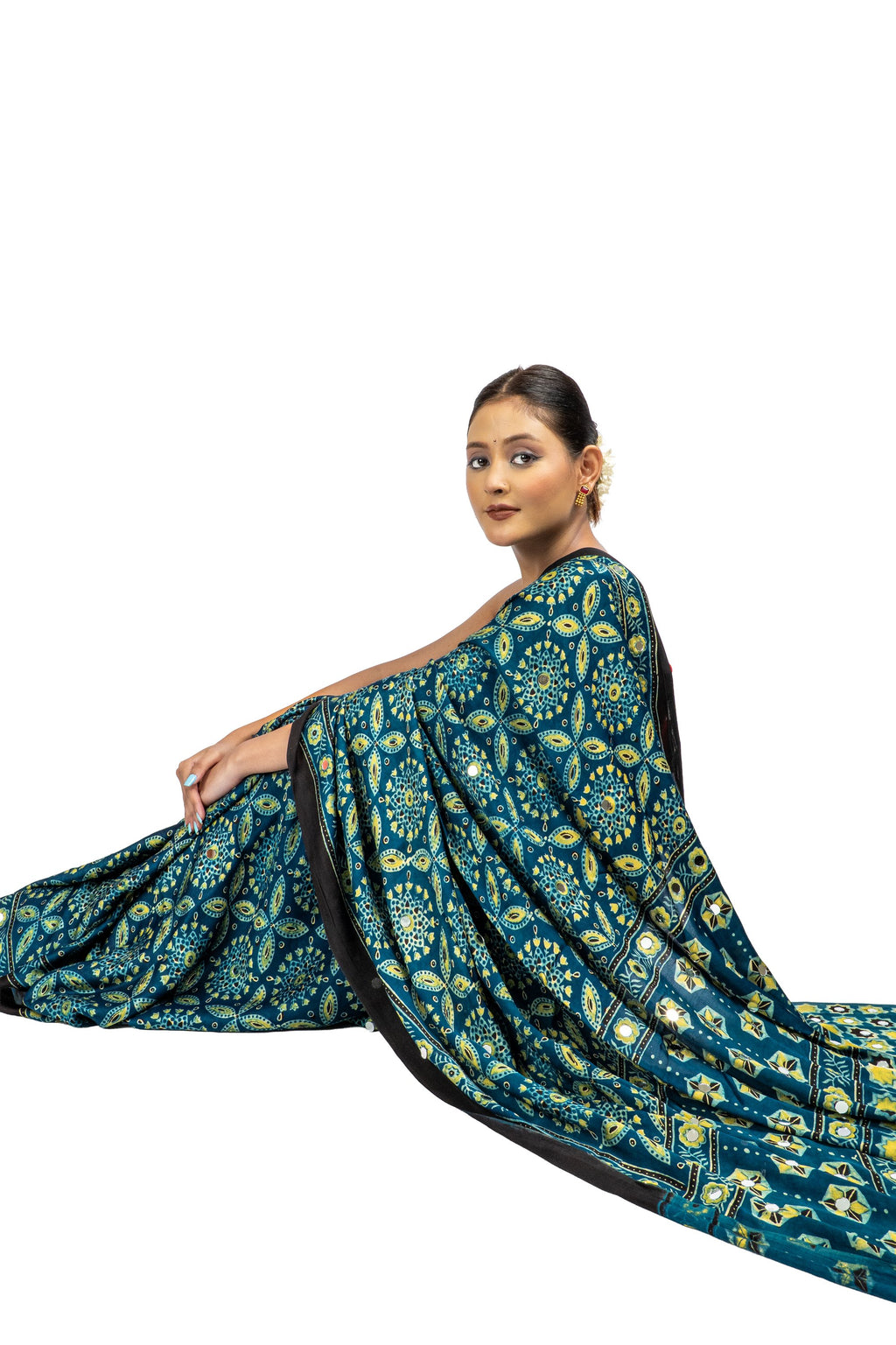 Neeltara saree