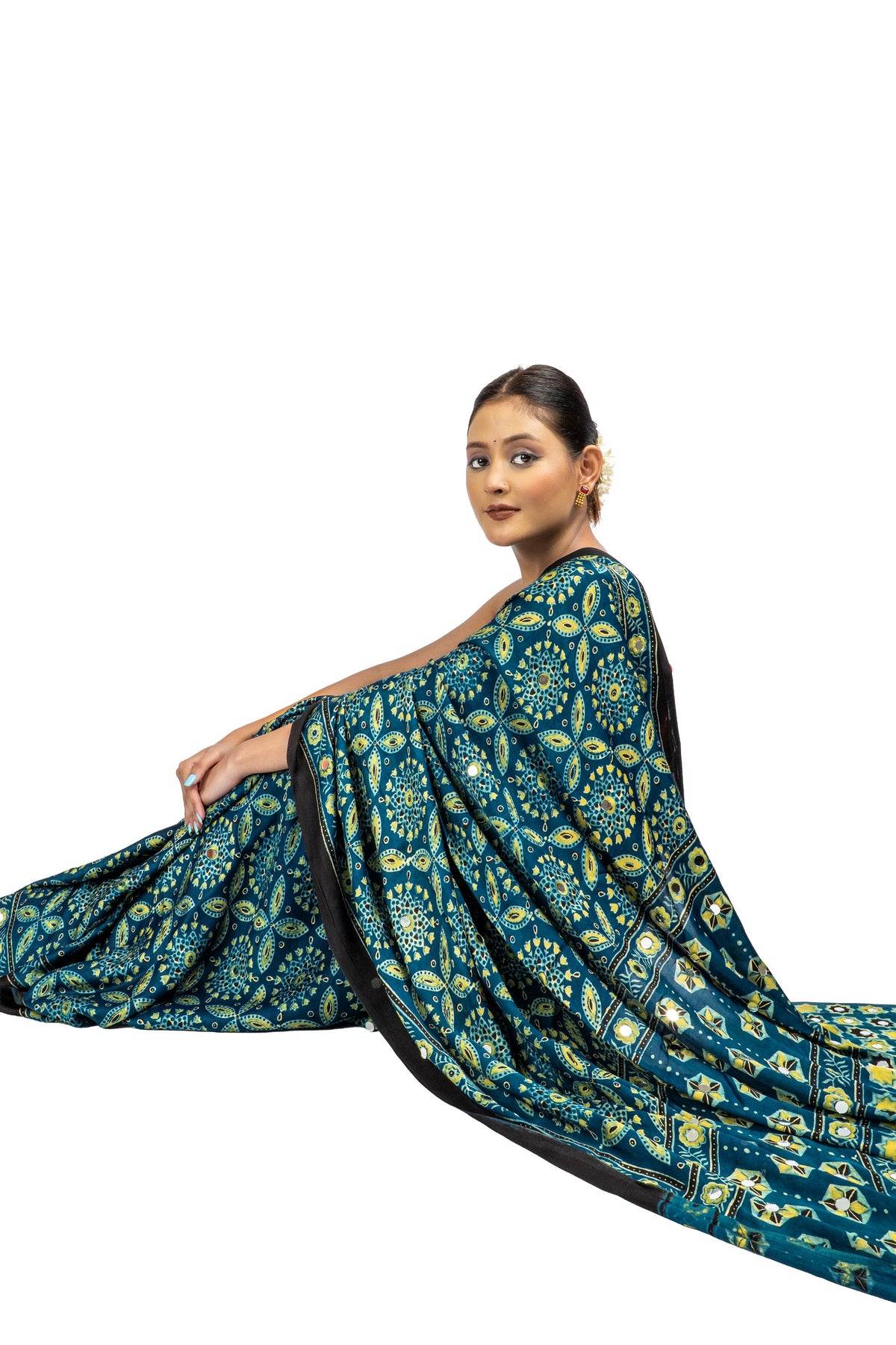 Neeltara saree