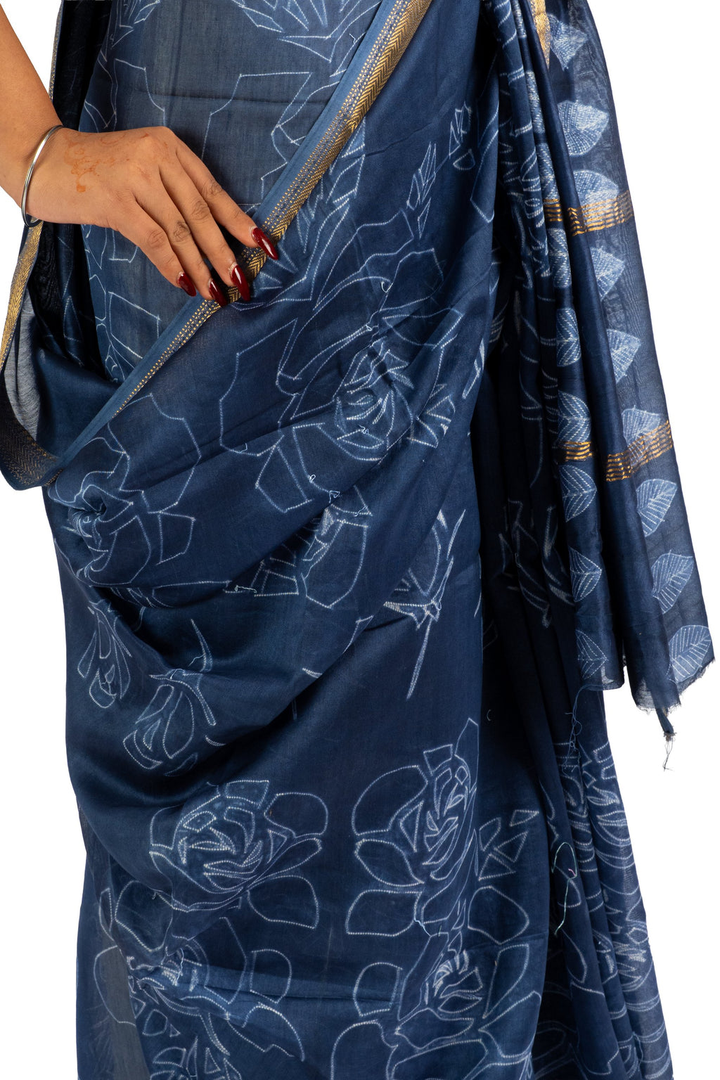 Nilaya saree