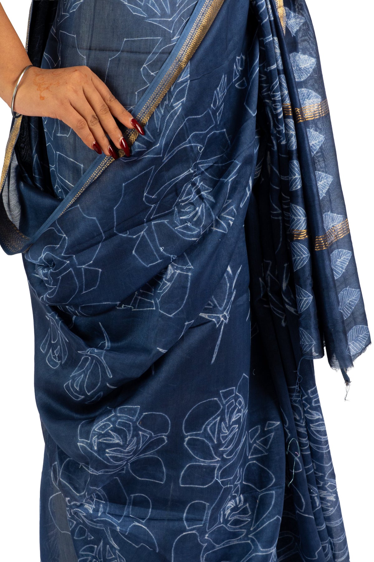 Nilaya saree