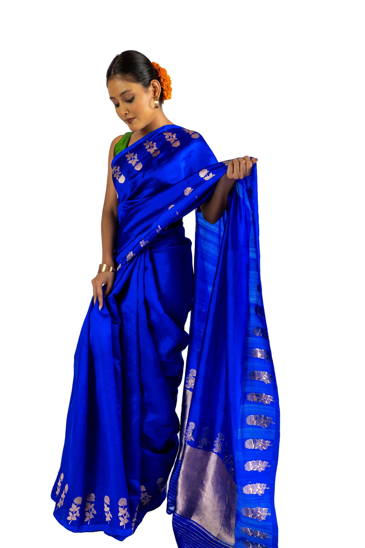 Nilambari saree