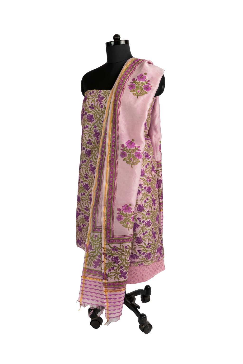 Pravya suit