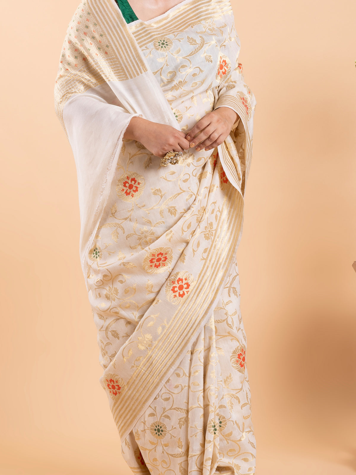Sundari – SUNDAARI